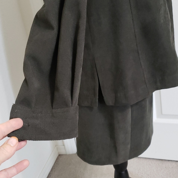 Hillard&Hanson Skirt & Jacket set - Picture 8 of 16